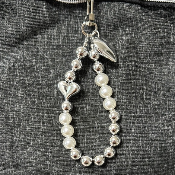💖 Silver & Pearl Heart Charm Bracelet/Keychain ✨ - Picture 1 of 9